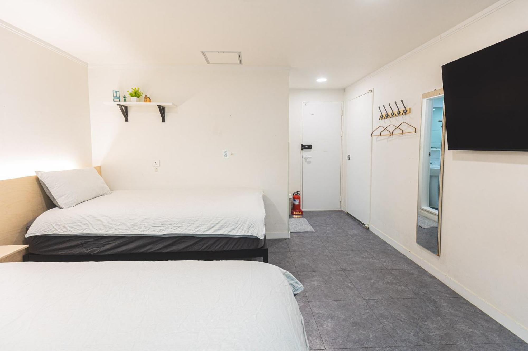 Guest house Kotaro House *