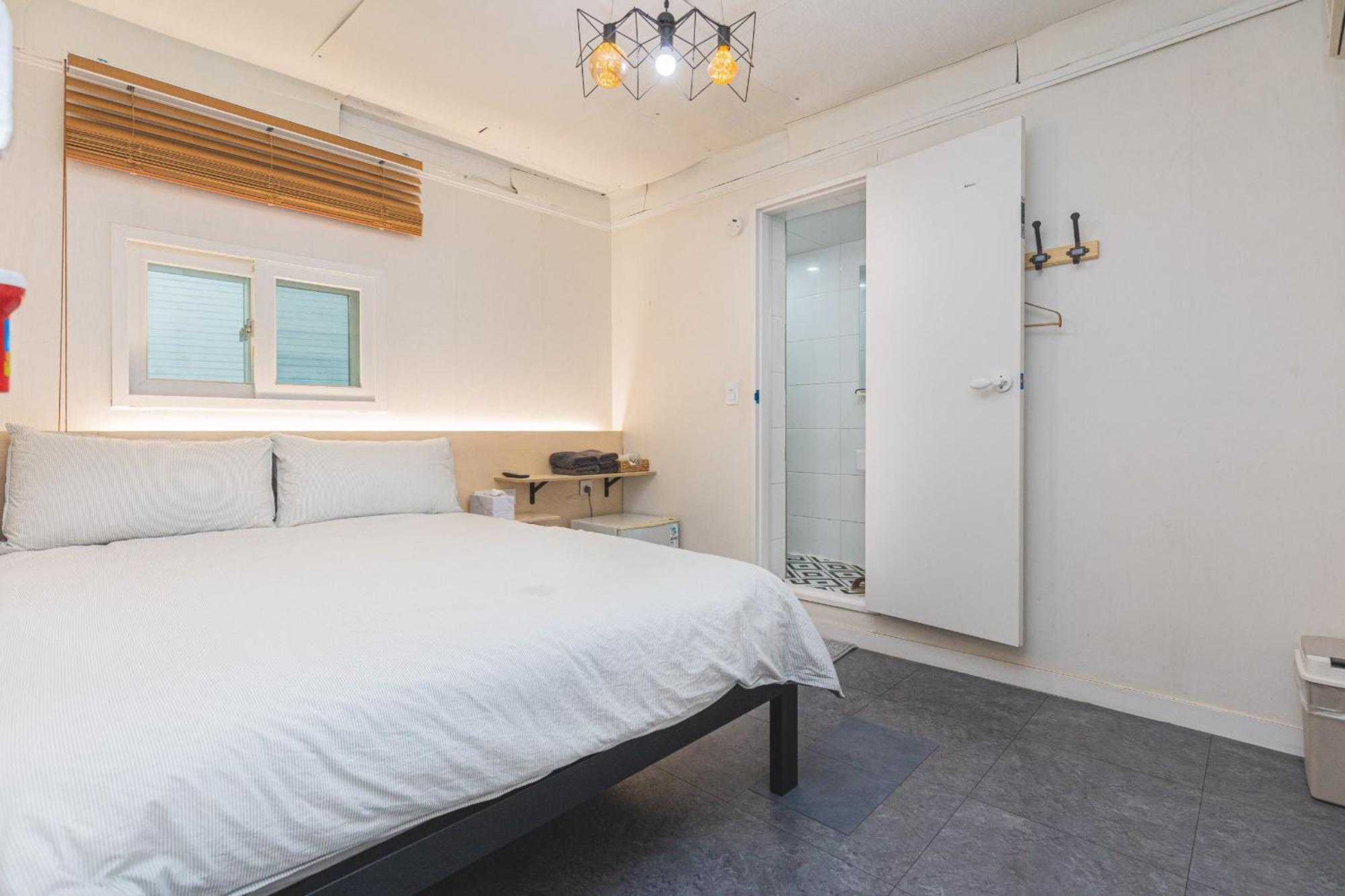 Guest house Kotaro House *
